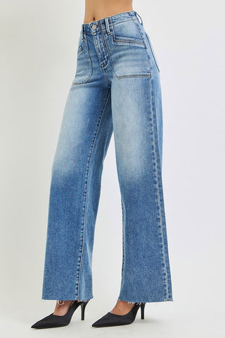 Woman wearing a pair of jeans